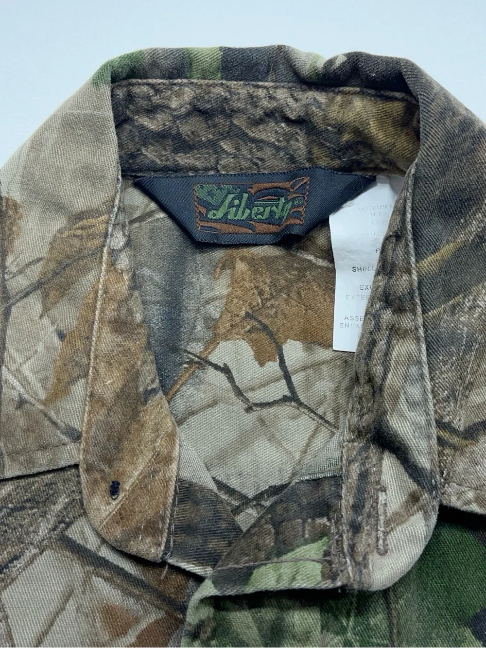 Liberty Realtree Hardwoods Camo Shirt Mens Size Medium Long Sleeve Button Up - Picture 6 of 14
